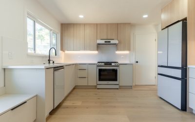 Light Wood and Earth-Toned Kitchen